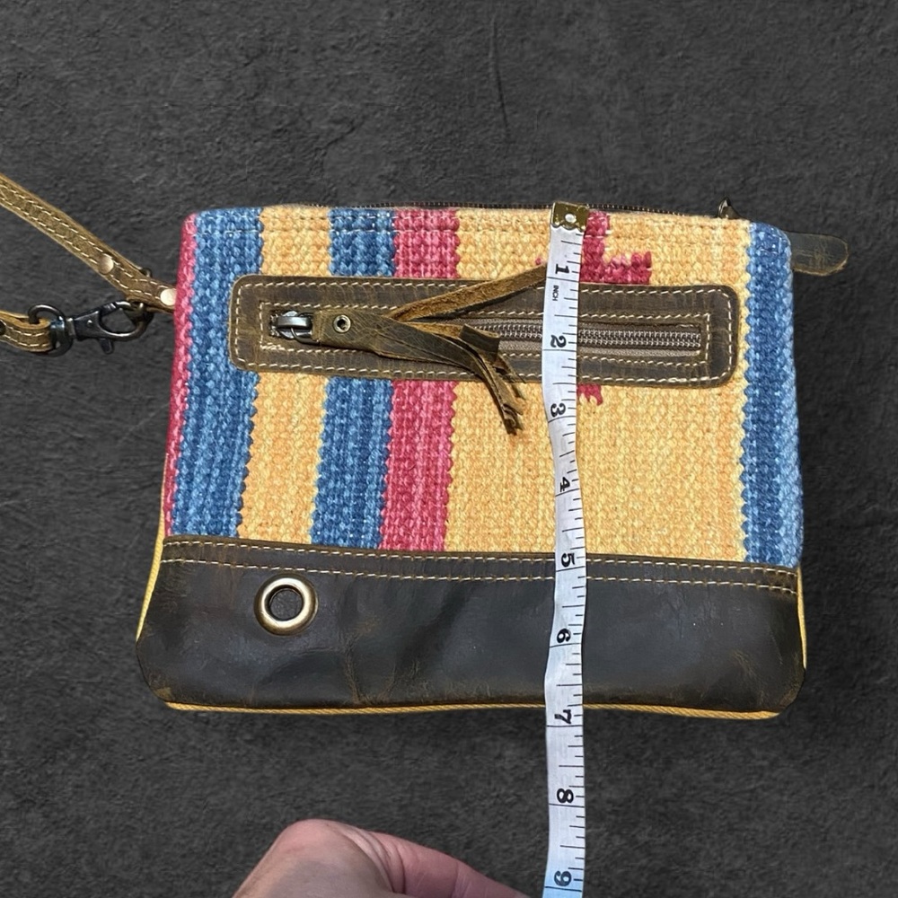 Myra clutch/ wristlet - Picture 2 of 7